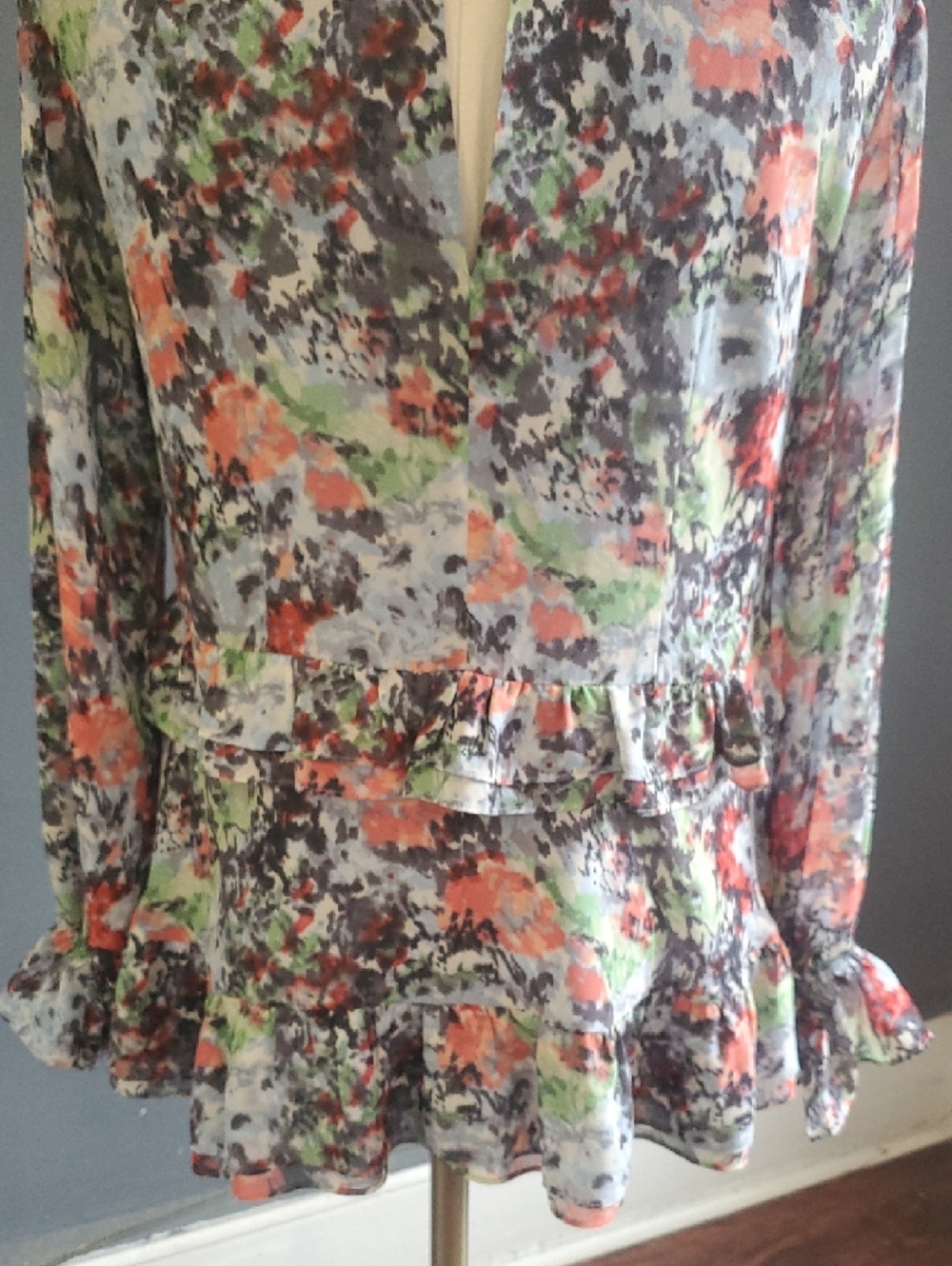 cinq a sept Floral Abstract V-Neck Ruffle Long Sleeve Top - Coral, Green, Gray - Picture 7 of 16